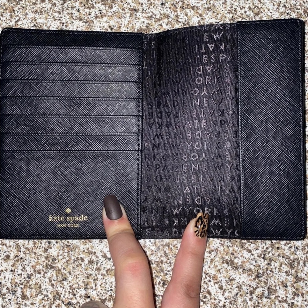 ❌SOLD❌Kate Spade Passport Holder - Picture 2 of 5
